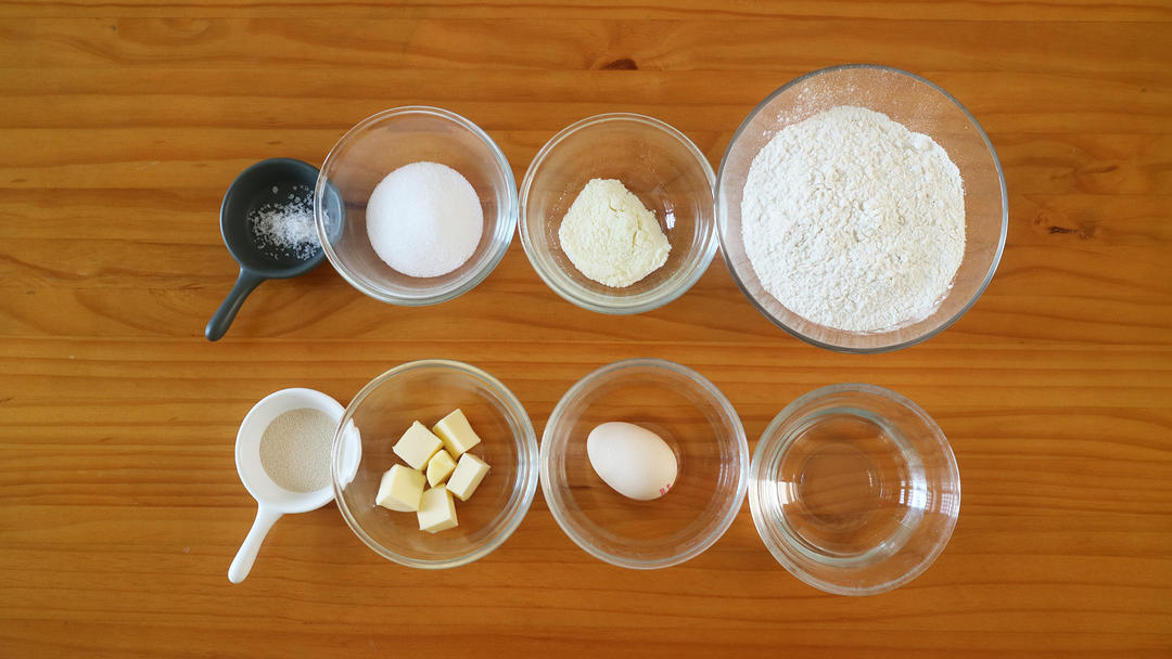 纯奶手撕吐司的做法 步骤1