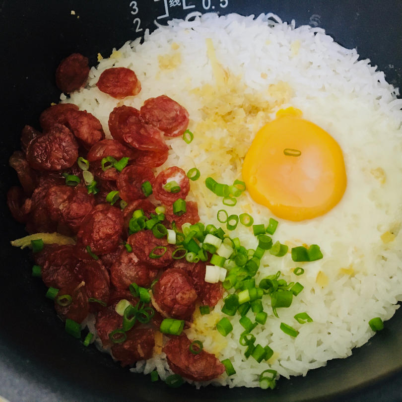 腊味煲仔饭（电饭煲版）