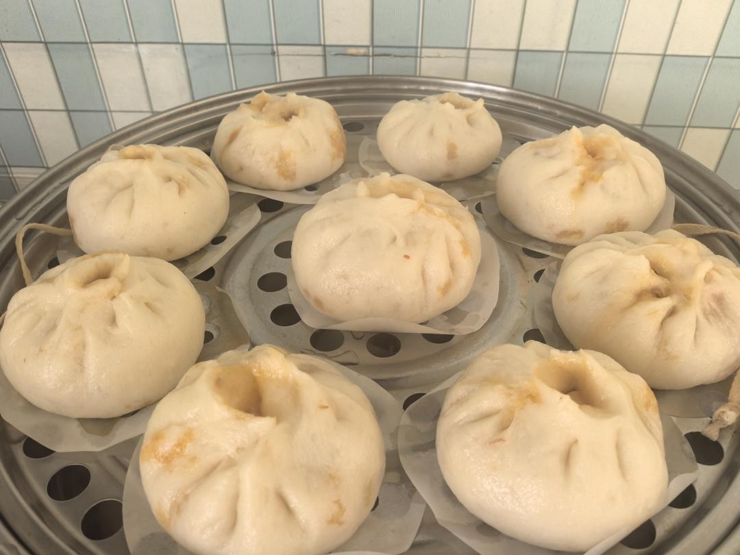 红烧肉包子