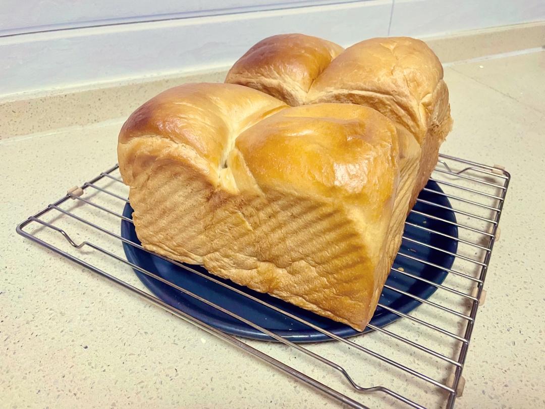 《Tinrry+》松松软软北海道云朵牛奶吐司