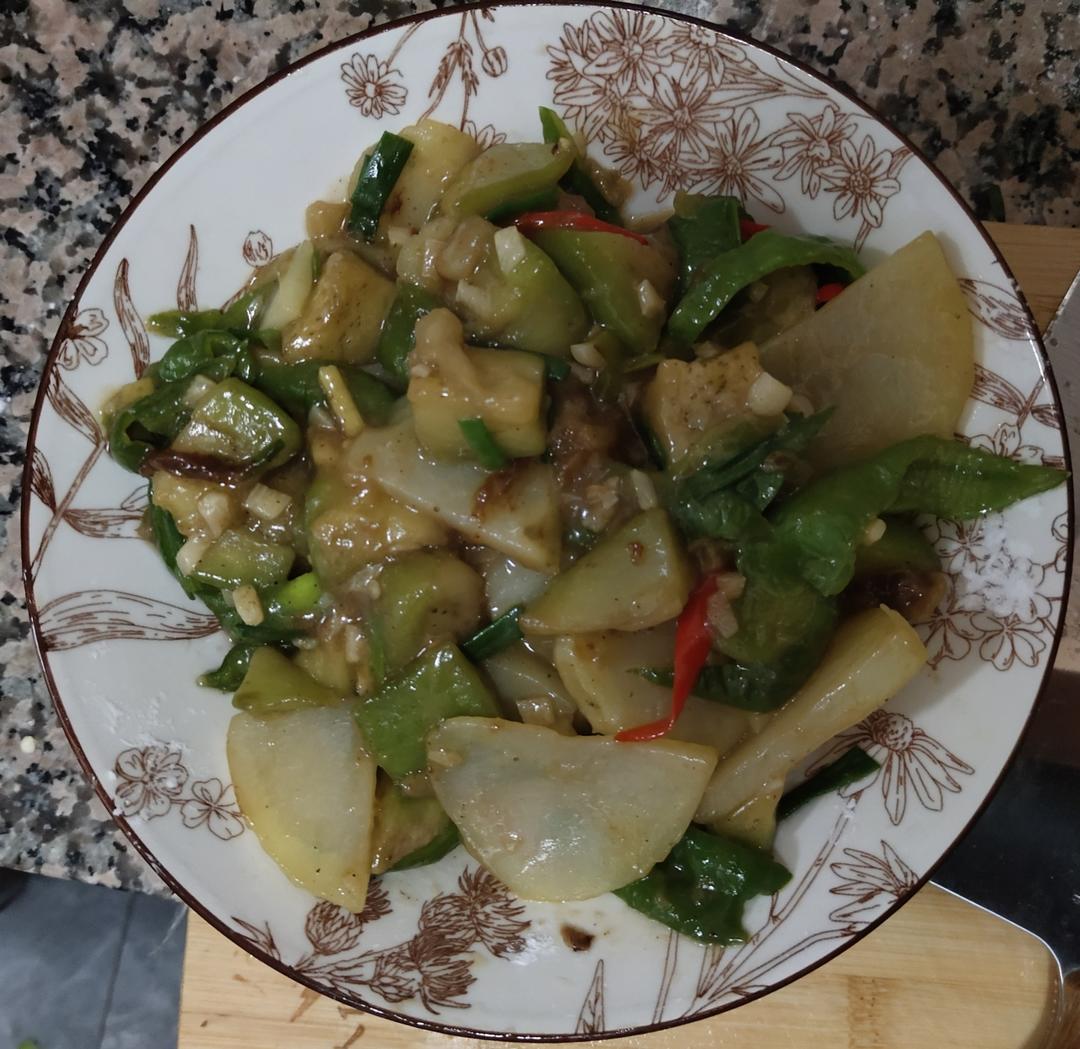地三鲜（茄子，土豆，青椒）
