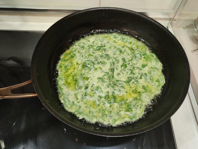 芹菜叶鸡蛋饼的做法