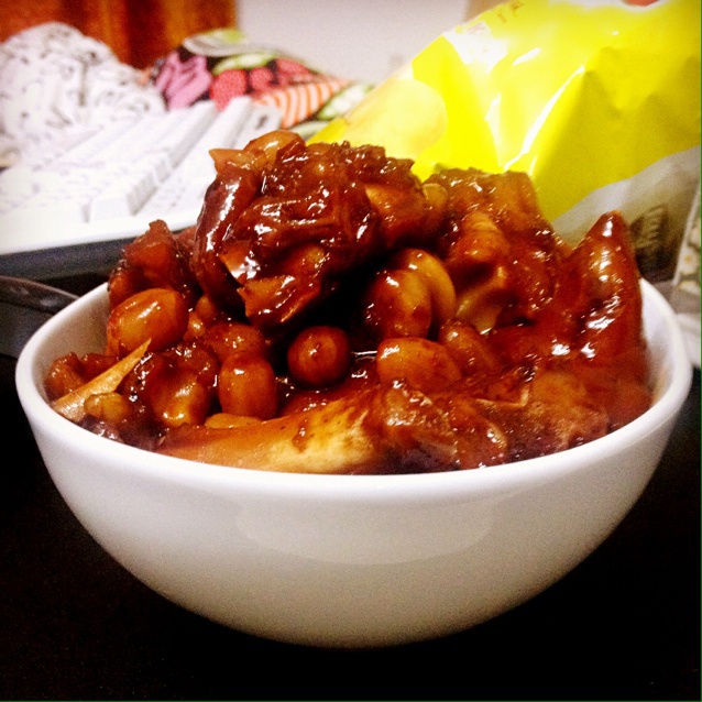 南乳花生猪脚煲