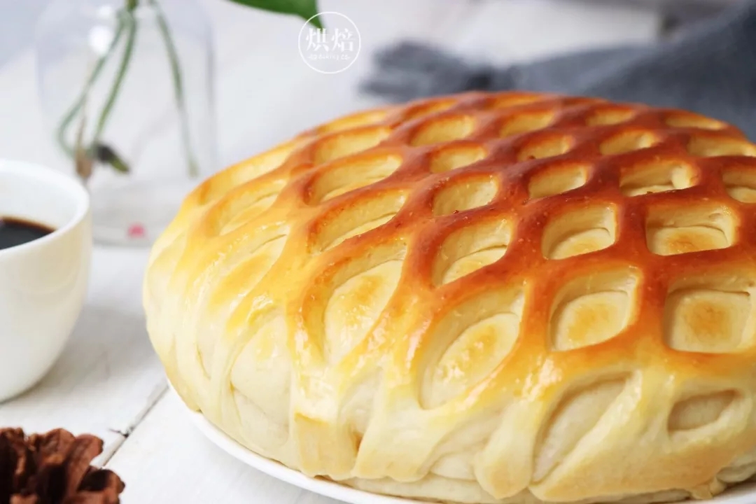 看来像个派切来似蛋糕的快手网纹果酱夹心面包