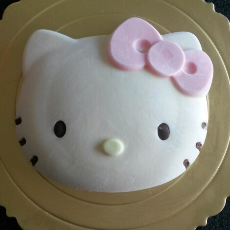 hello kitty 立体主题蛋糕——酸奶奶酪蛋糕