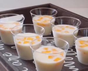 滑嫩嫩的椰奶芒果冻的做法 步骤1