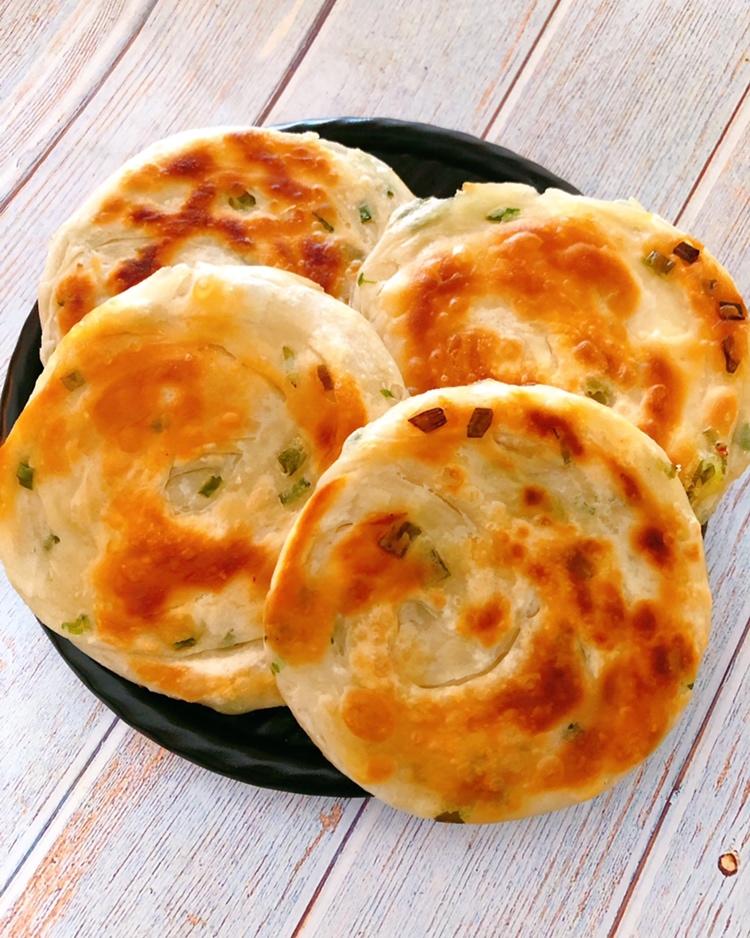 堂妈教你做飘香葱油饼