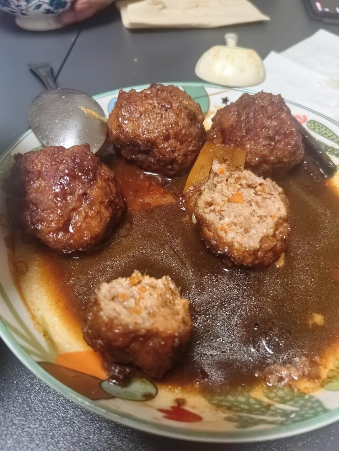 简单的红烧狮子头～拌饭太香了