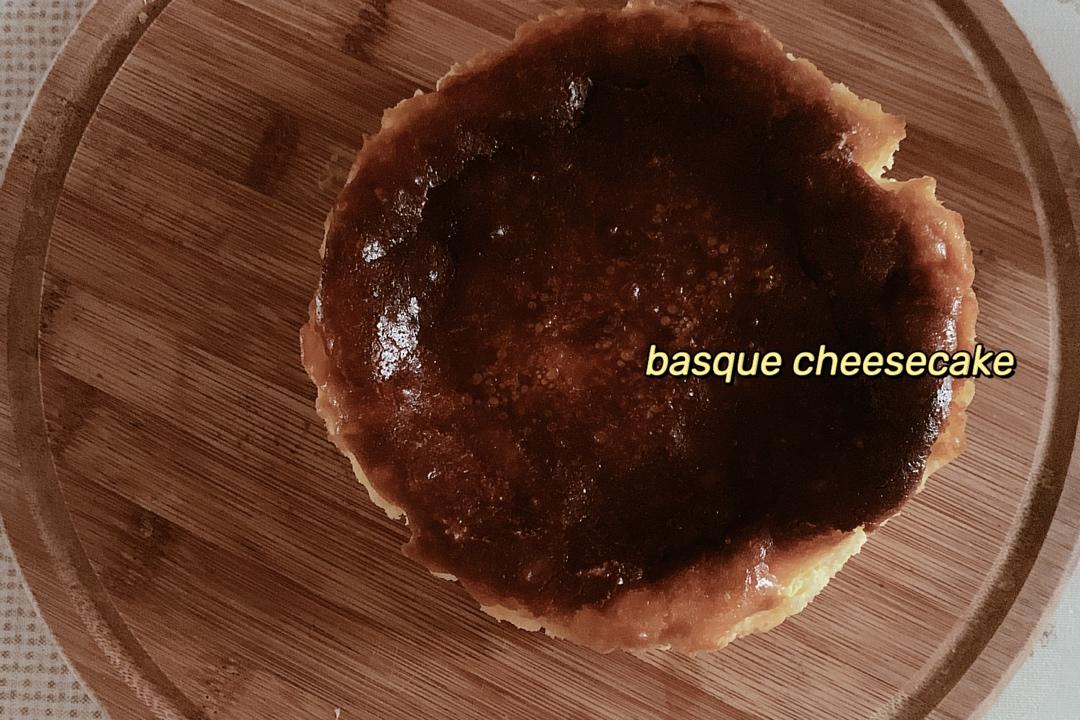 快手的网红basque cheesecake巴斯克焦芝士蛋糕