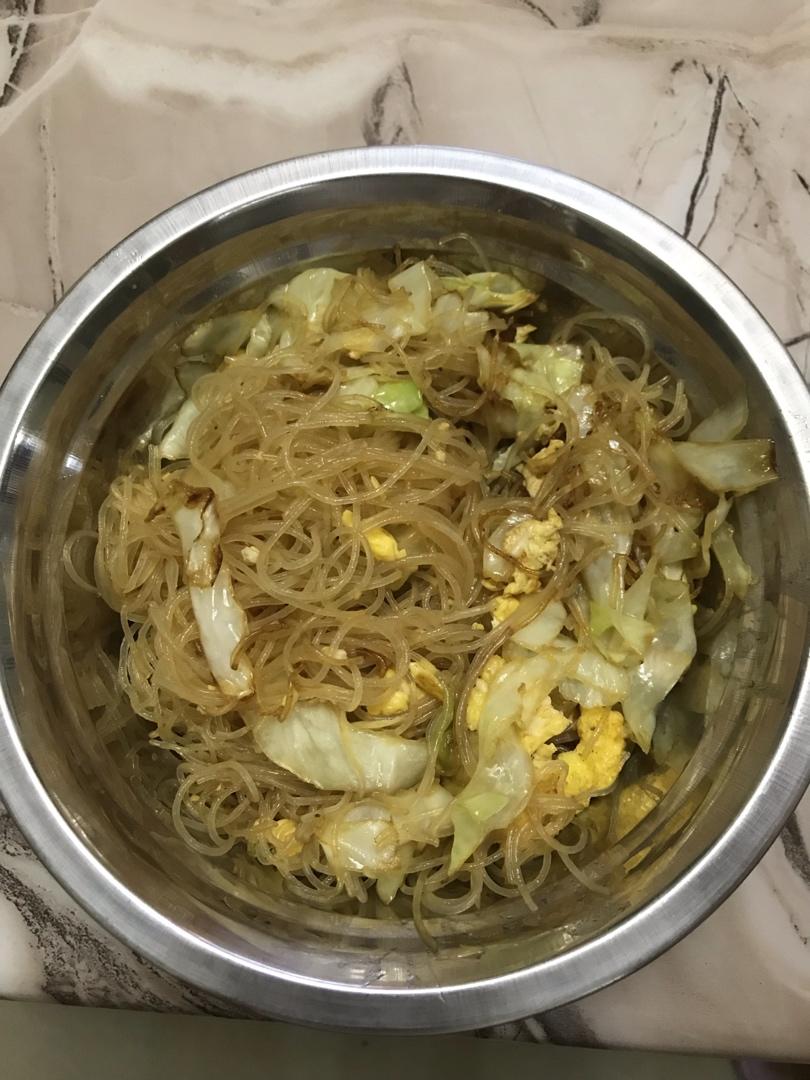 包菜粉丝炒鸡蛋