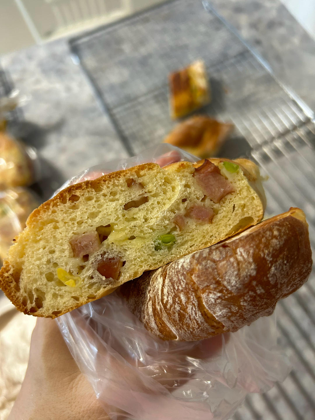 面包柔软不干的秘诀-万能中种法甜面团