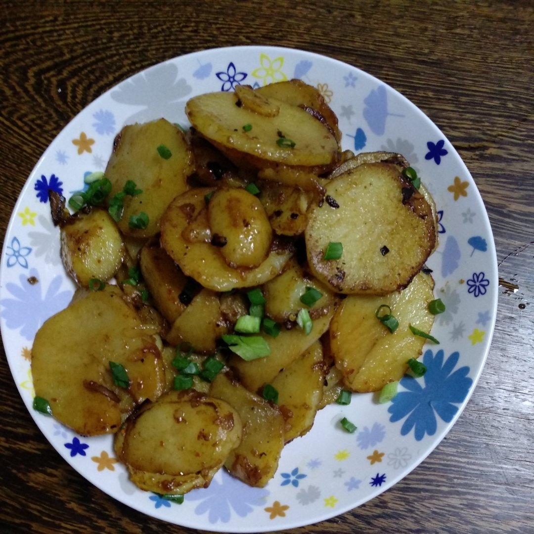 好吃到飙泪❗比肉还好吃的香煎土豆片