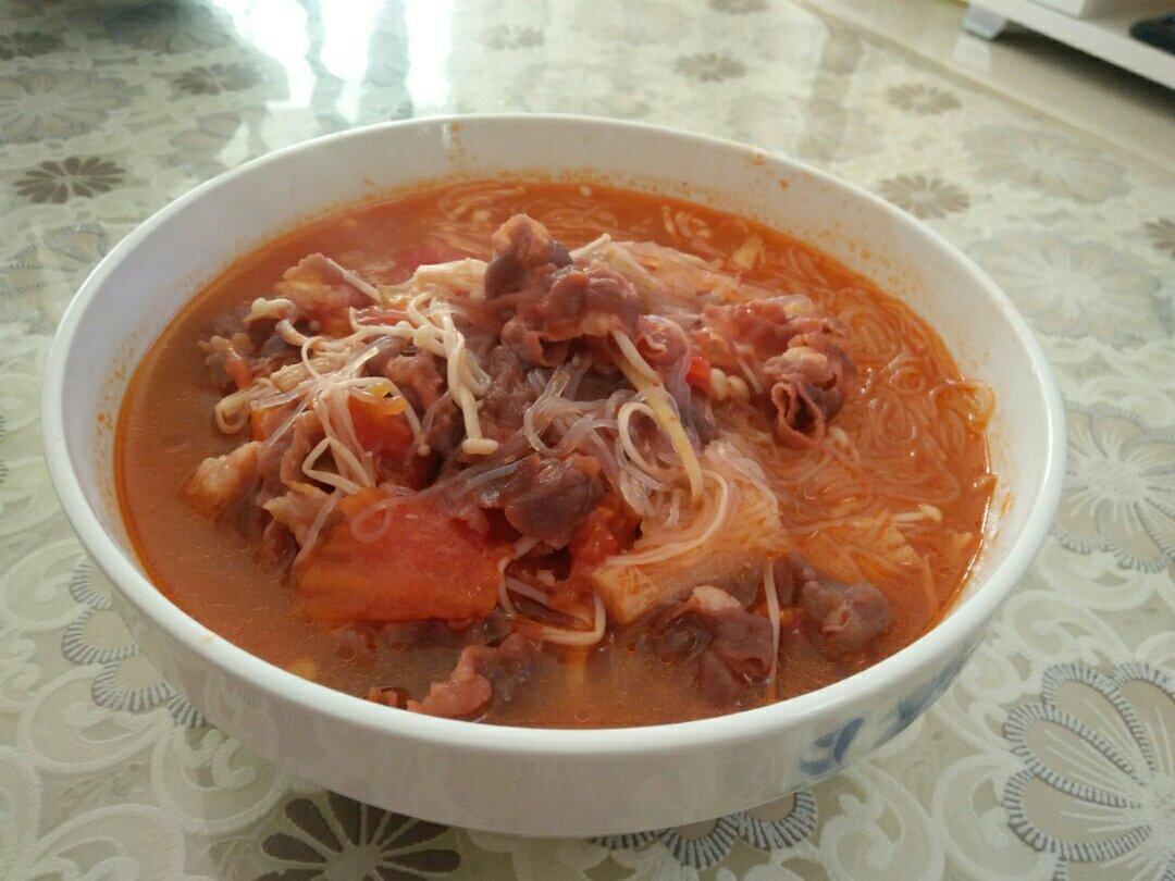 金针菇肥牛番茄锅