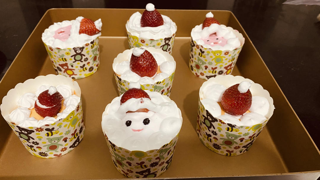 圣诞纸杯蛋糕(超详细视频教程)