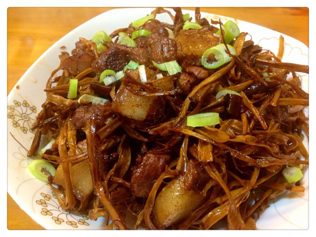 啤酒焖笋干五花肉