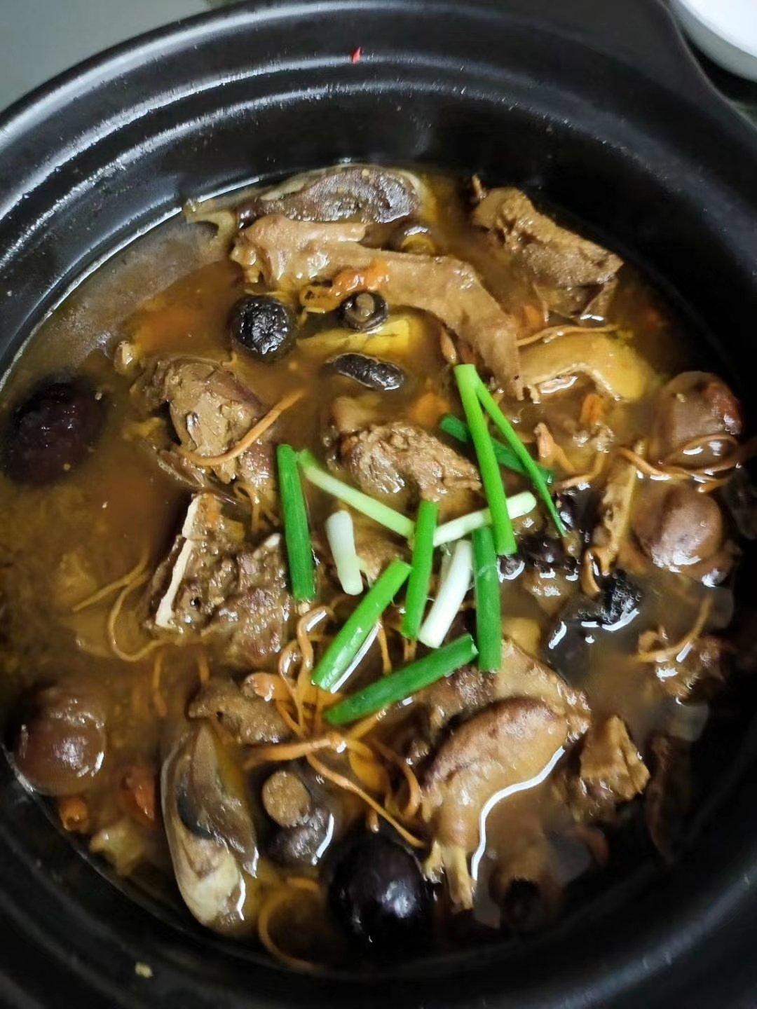 老鸭煲