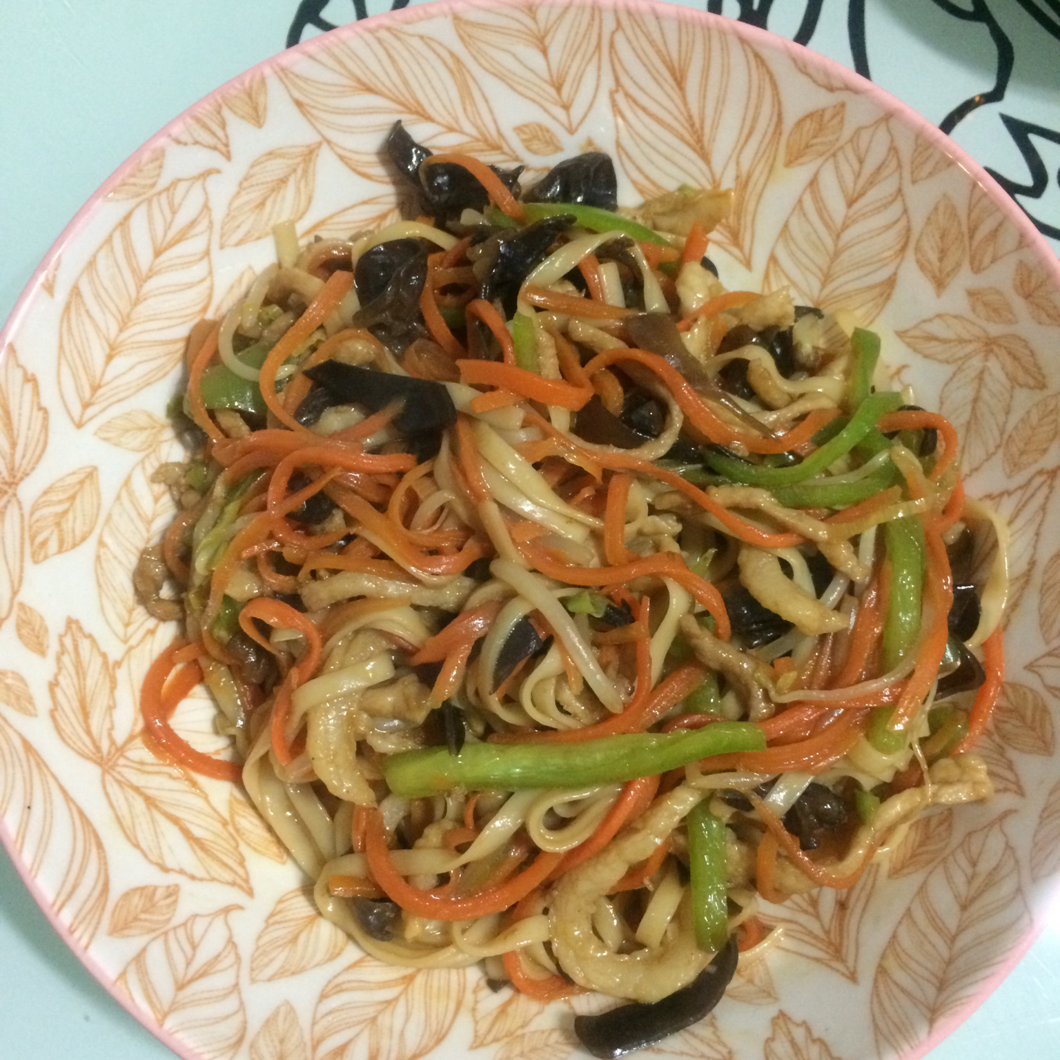 家常炒面：簡單、快捷，美味。