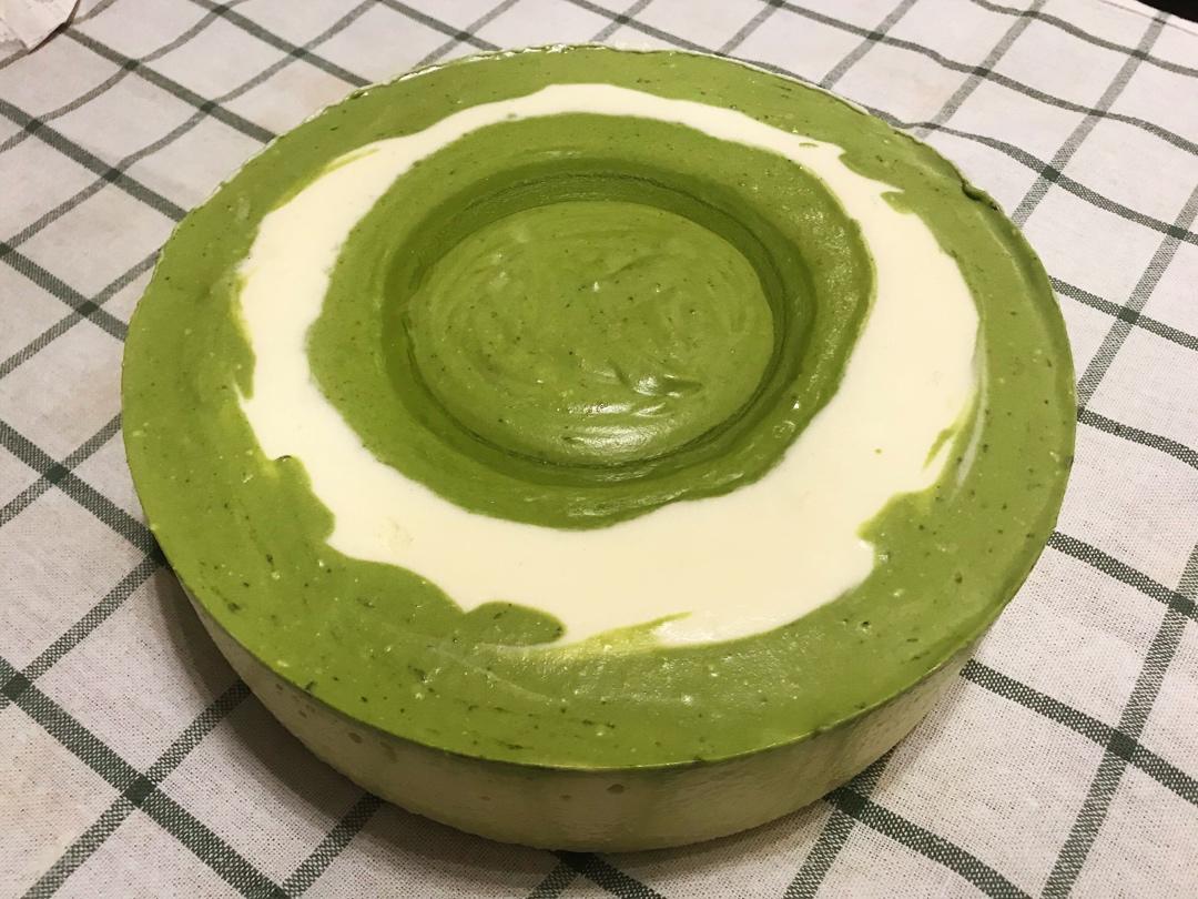 渐变抹茶慕斯蛋糕：我Amanda带着既美又作的抹茶甜点又来了！【曼食慢语】