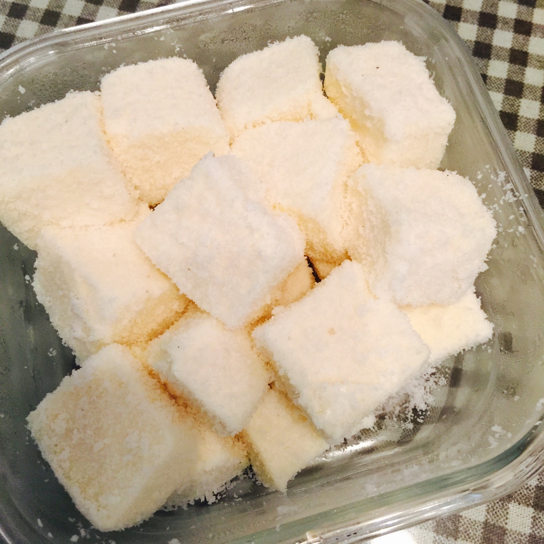 完胜85度C牛奶椰丝小方