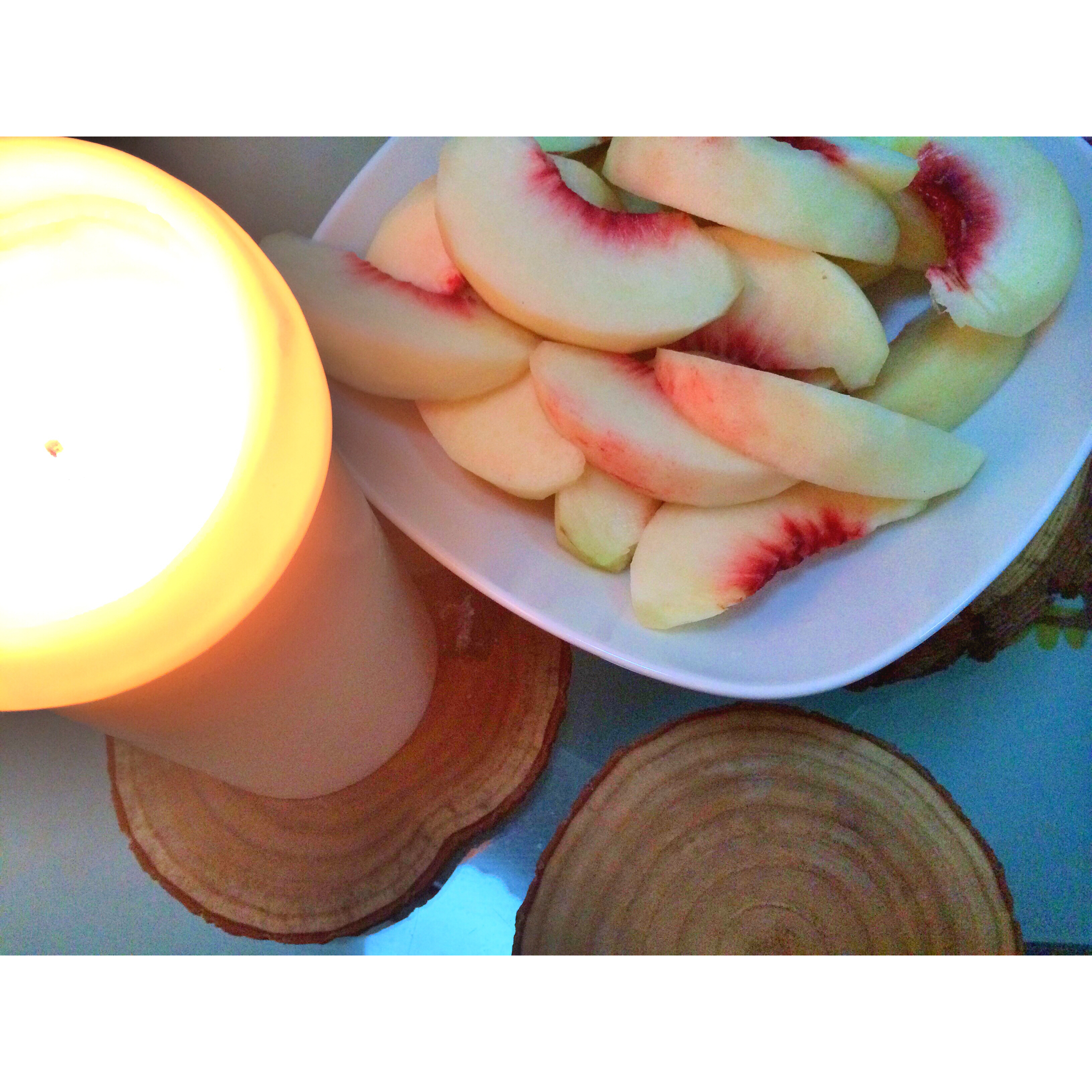 桃子的朴素吃法（桃子加盐）