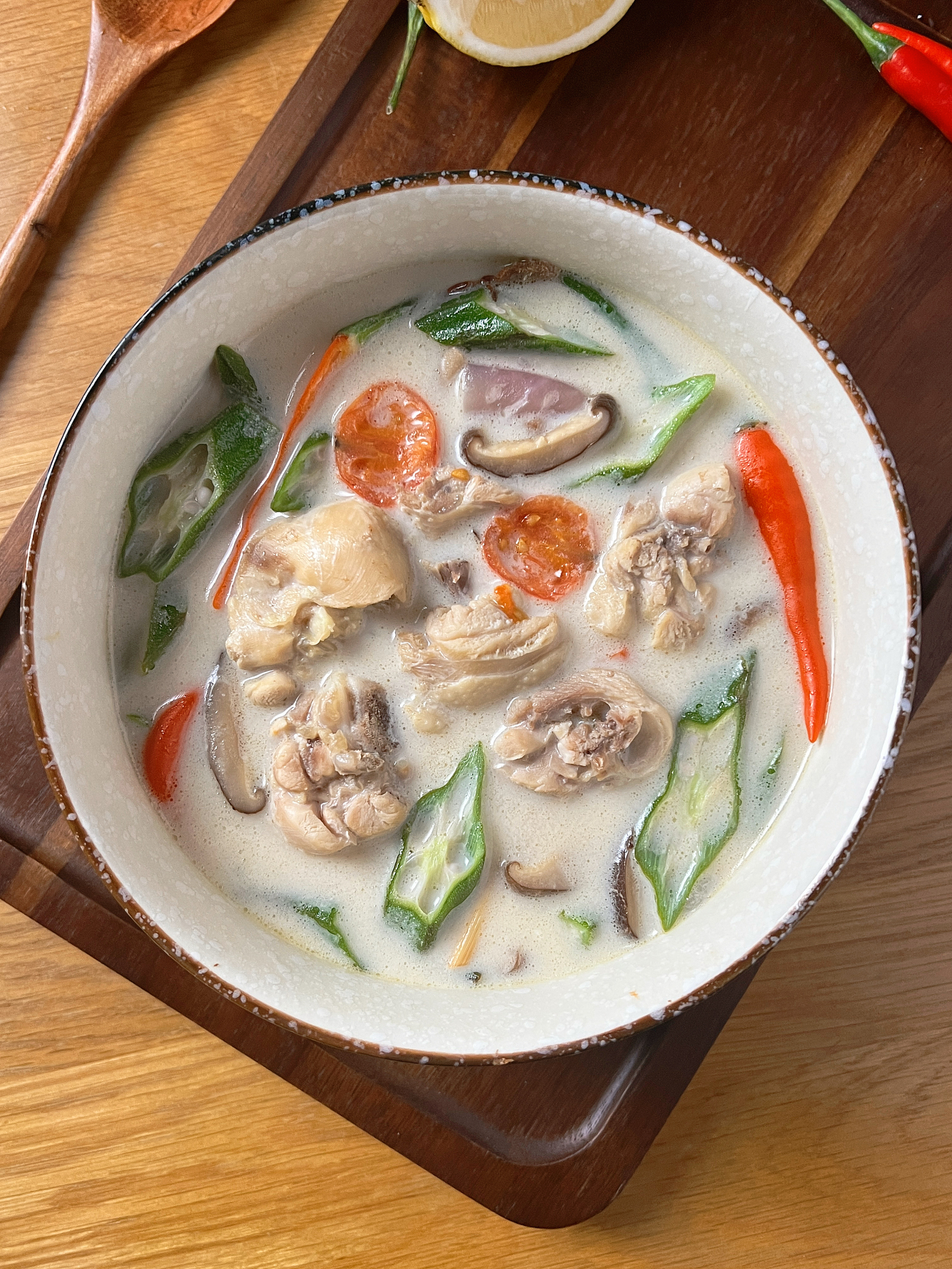 泰式南姜椰奶鸡汤的做法
