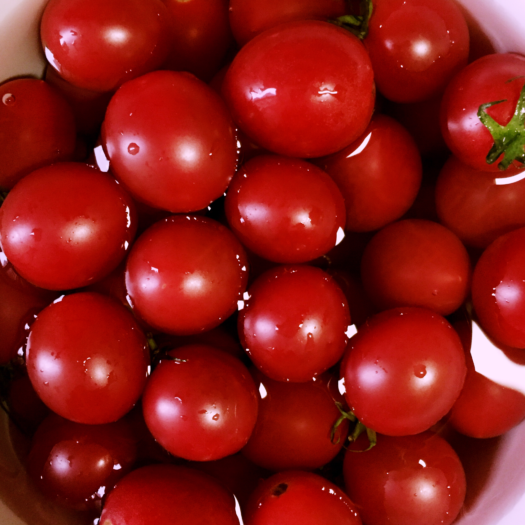 开到荼靡baby做的圣女果摆盘