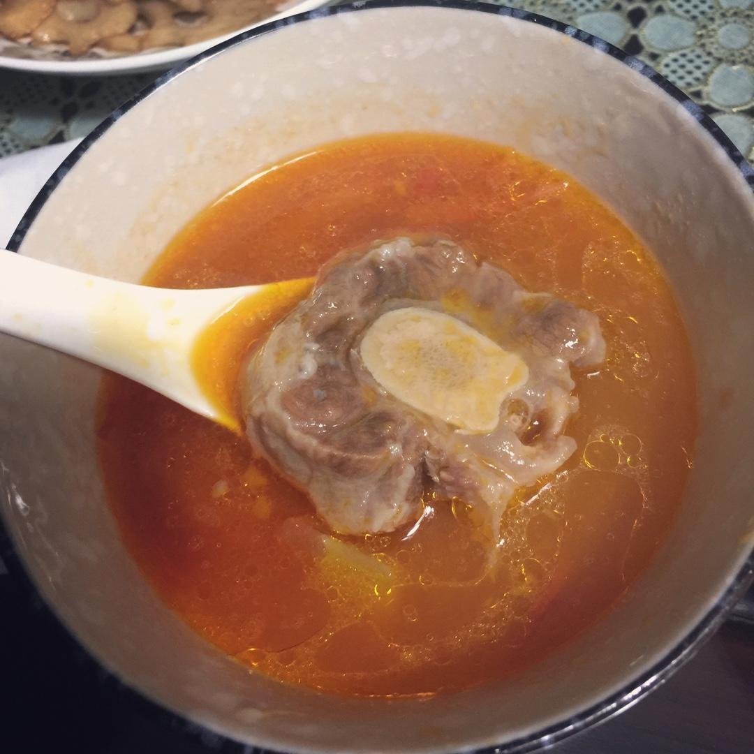 番茄牛尾汤