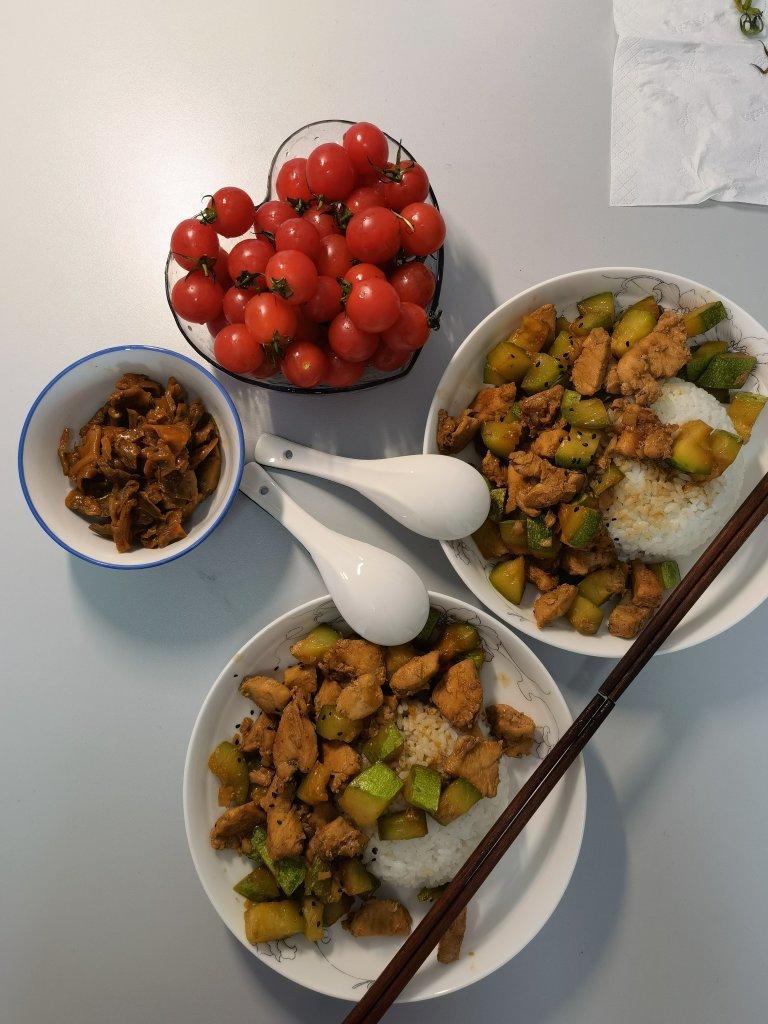 照烧鸡肉配西葫芦Teriyaki Chicken with Zucchini