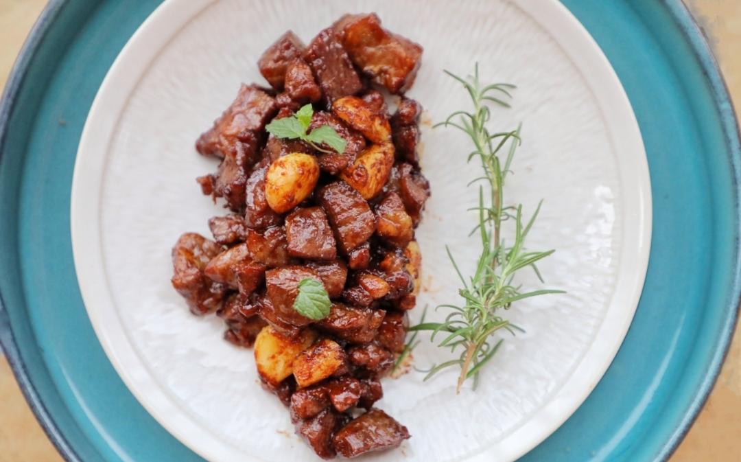 黑蒜子牛肉粒