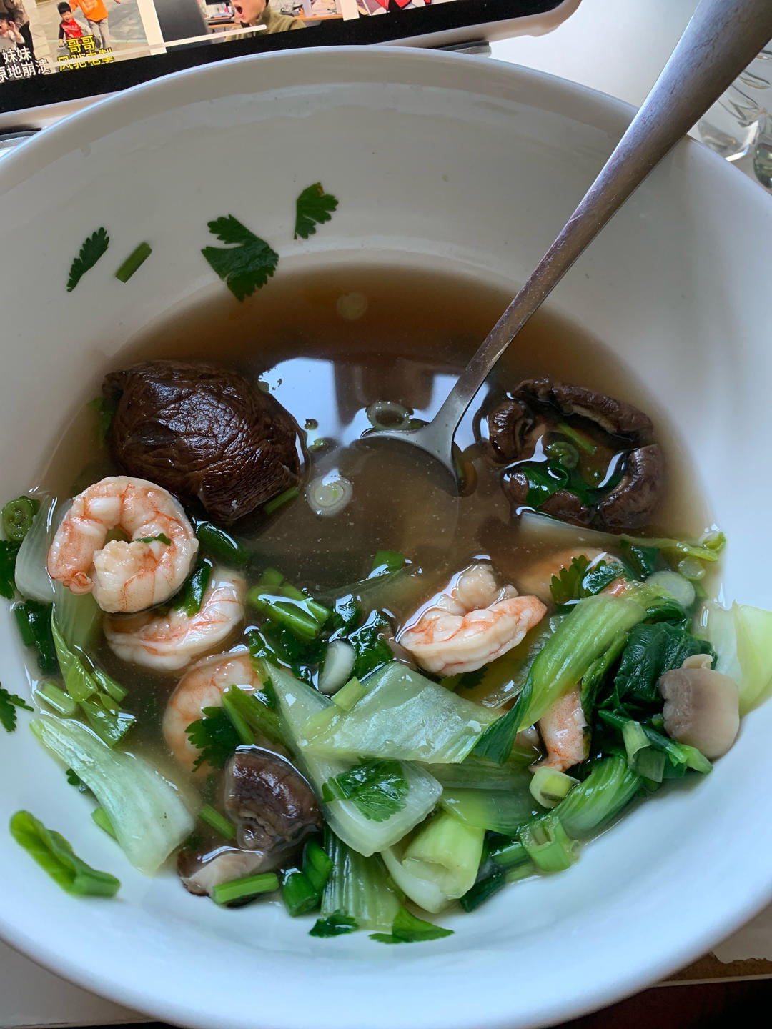 鲜掉眉毛口蘑汤