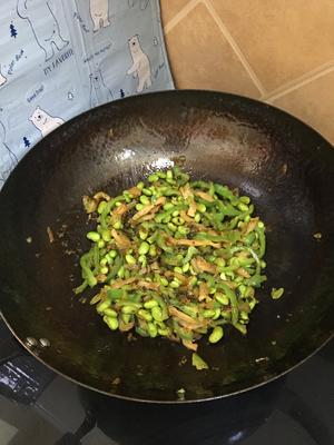 超下饭的毛豆青椒炒榨菜的做法 步骤4
