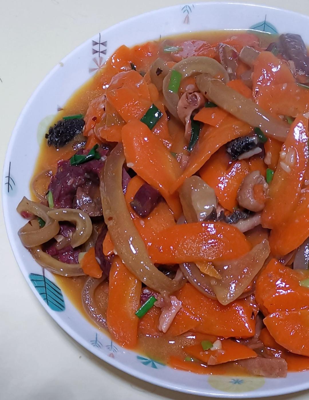 超好吃的胡萝卜片炒肉