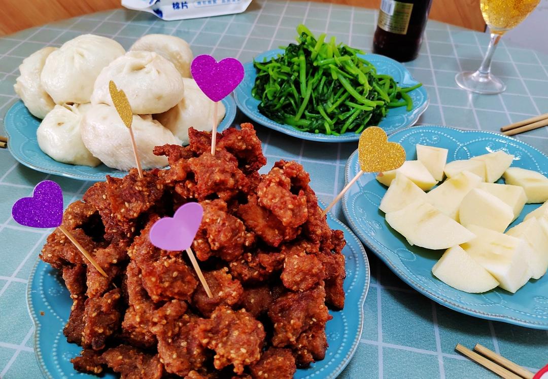 兔子一家的幸福欢宴