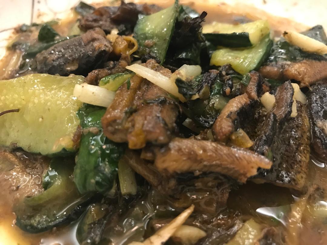 青瓜紫苏焖黄鳝