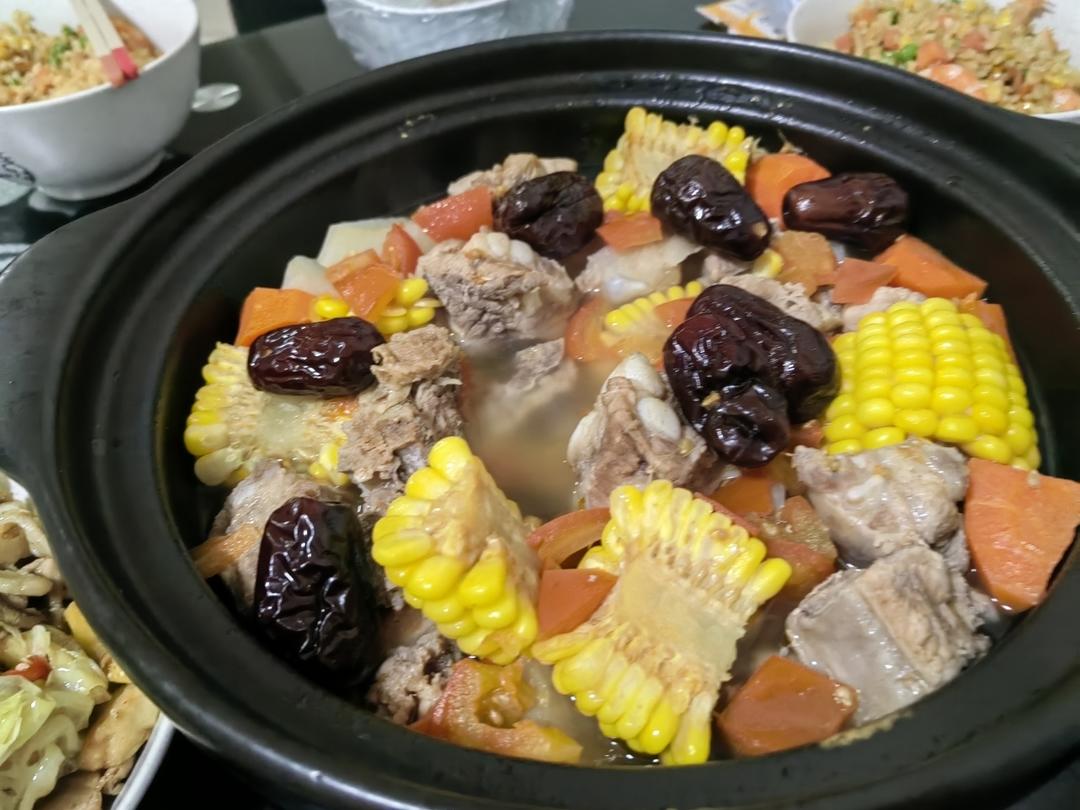 连吃三碗的玉米山药排骨汤