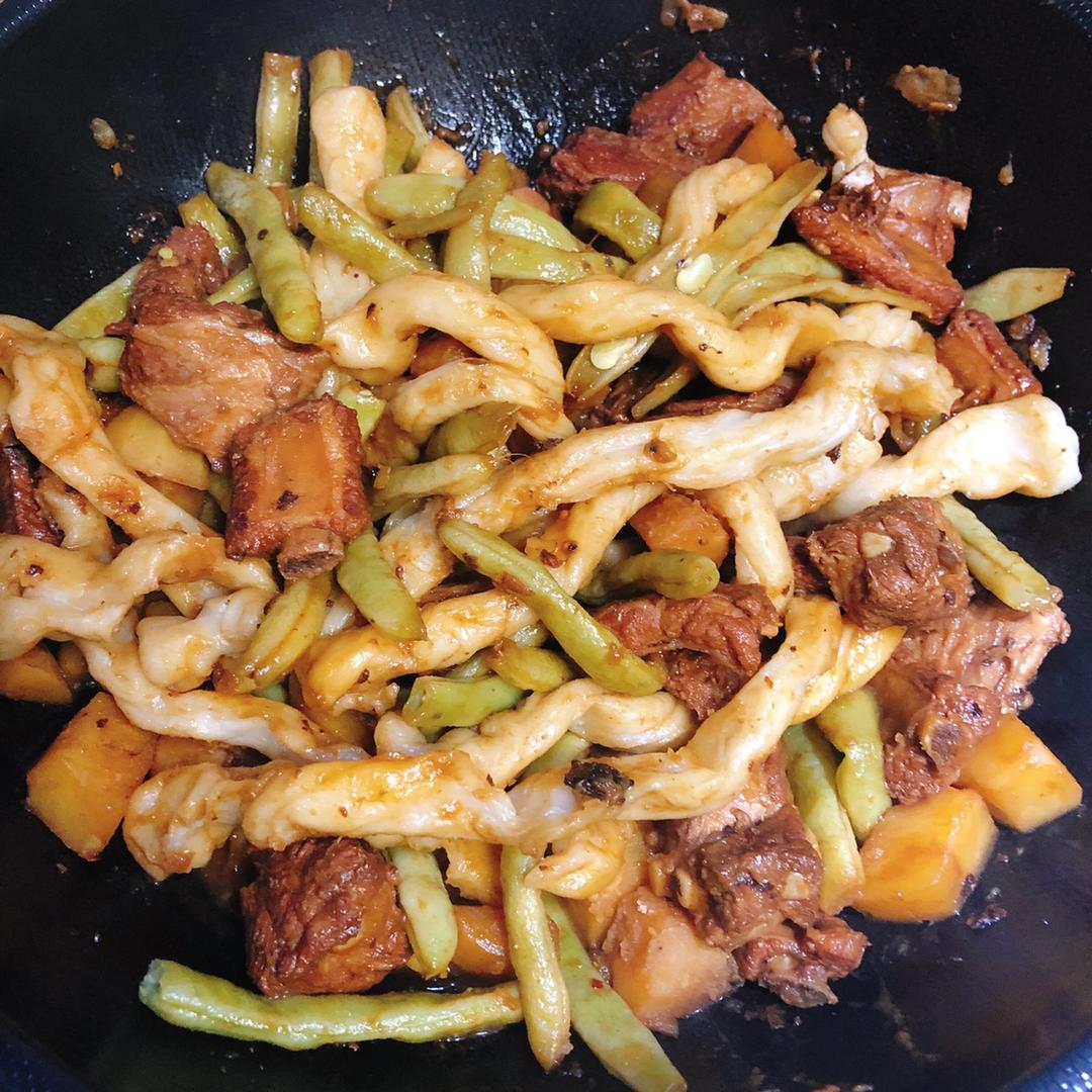 排骨豆角闷卷子