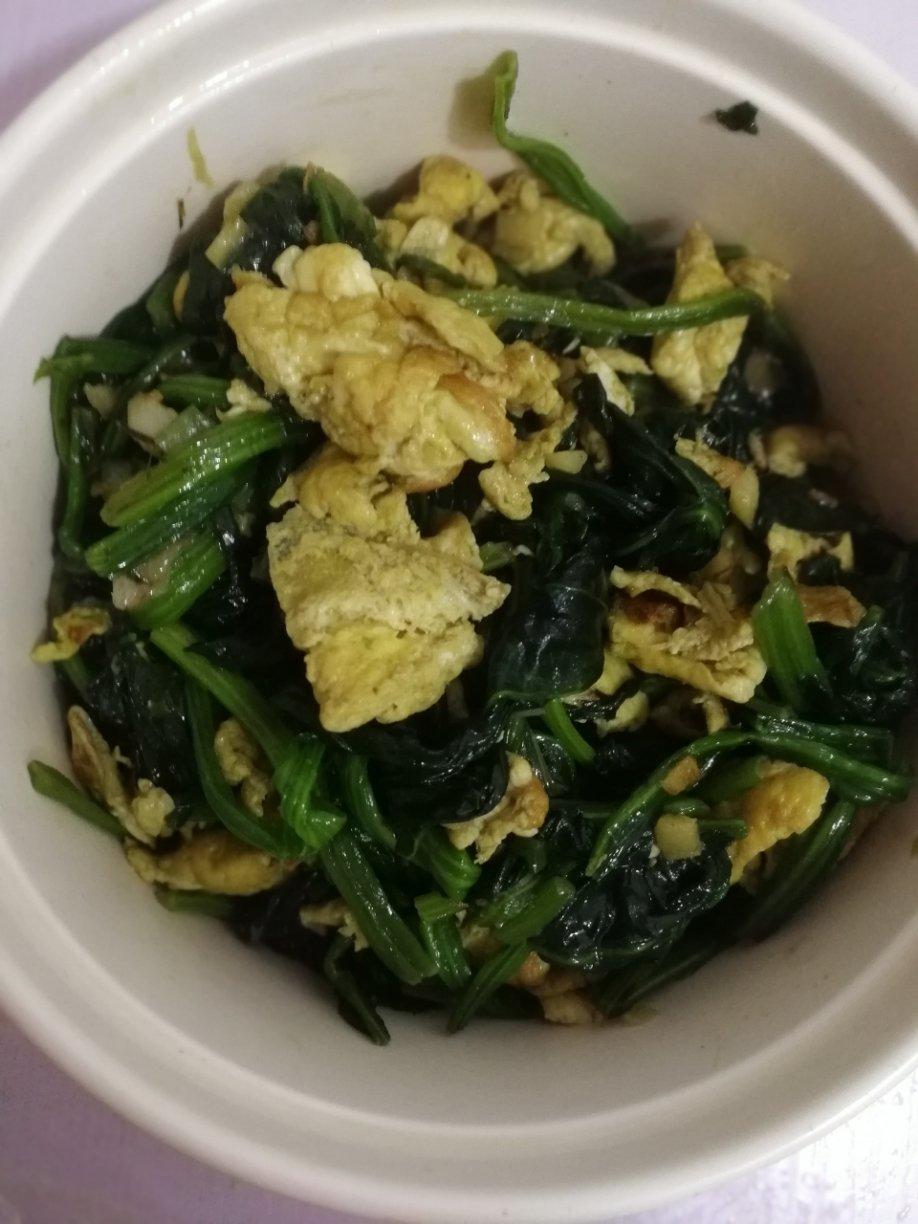 菠菜炒鸡蛋