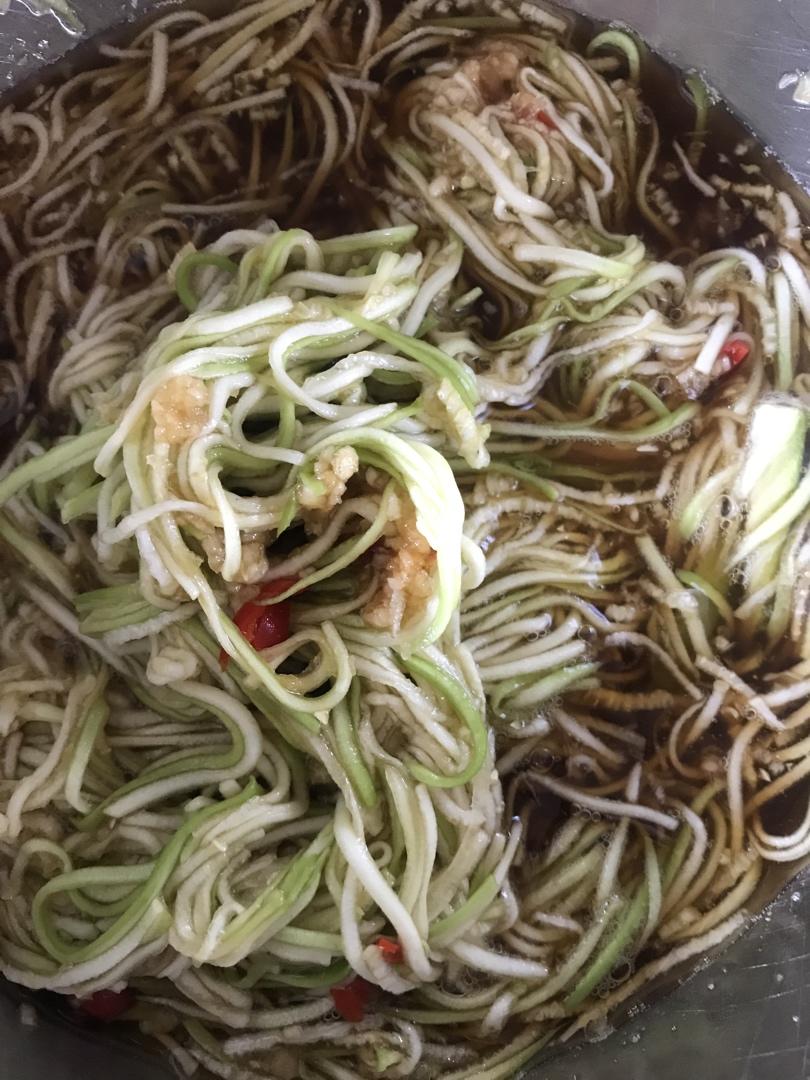 捞汁西葫芦-好吃到舔盘