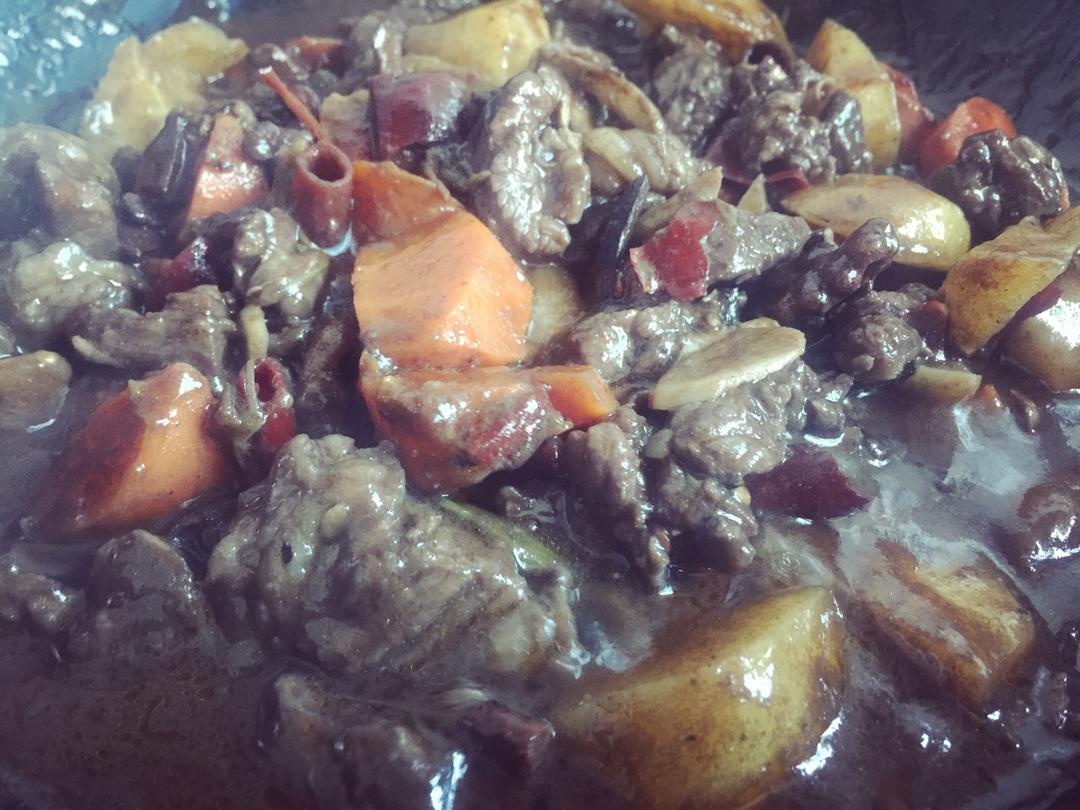 红烧牛肉土豆 （独家秘制）