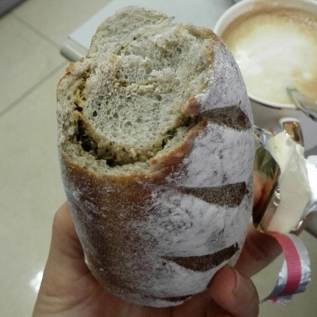 黑芝麻糊黑麦鸡蛋肉松海苔面包的做法