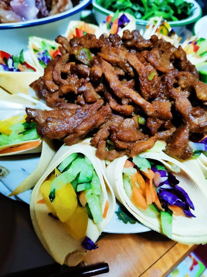年夜饭&高颜值的【京酱肉丝千张蔬菜卷】