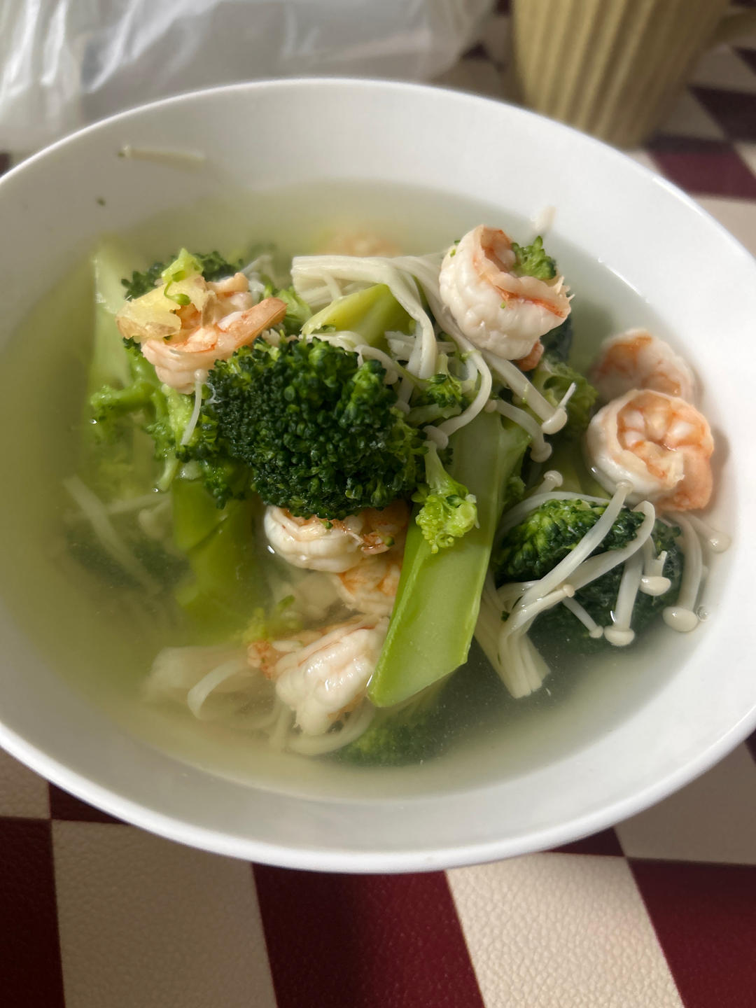 豆腐鲜虾菇菌汤