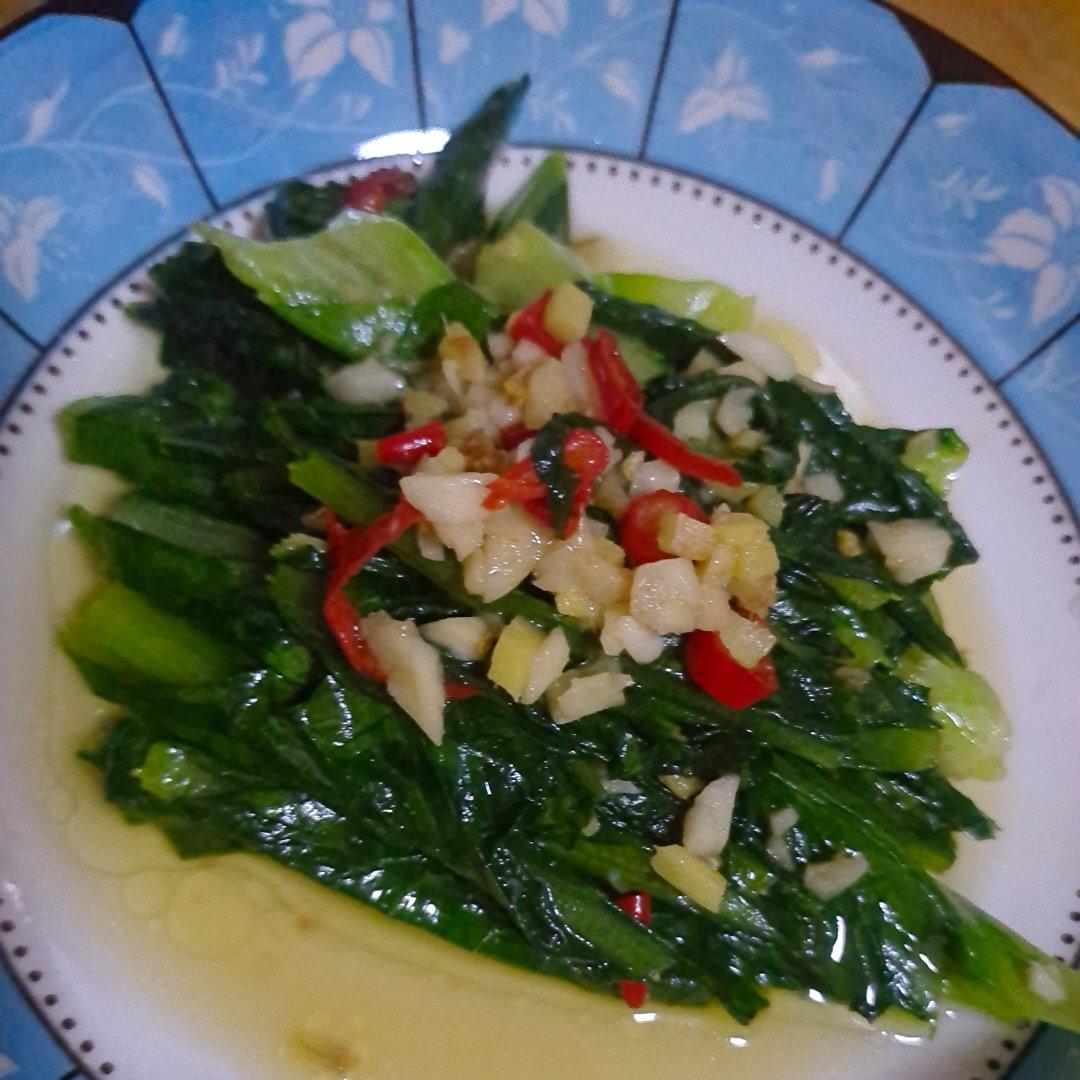 莴笋叶不要浪费，用来炒鸡蛋味道好，不涩不苦