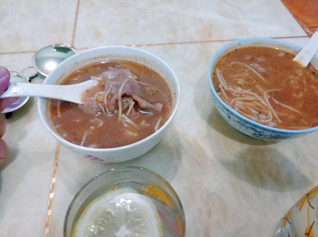 番茄金针菇肥牛汤