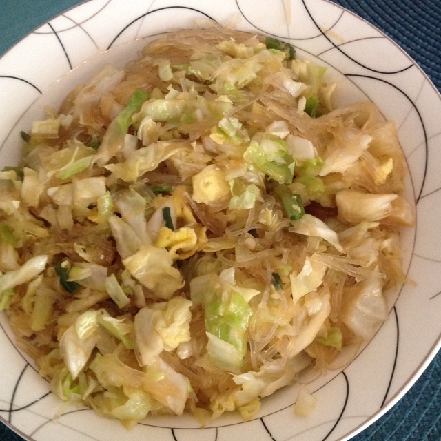 包菜粉丝炒鸡蛋