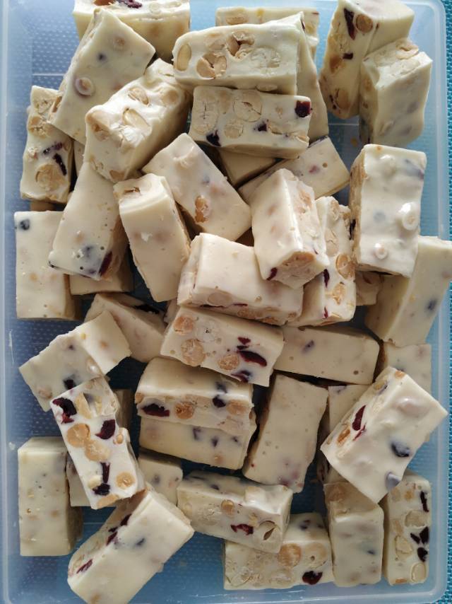 蔓越莓牛轧糖