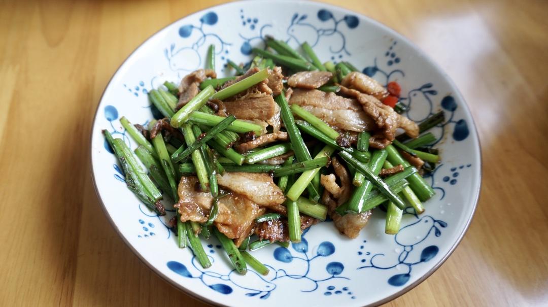 家常菜蒜薹炒肉（蒜苔炒肉）