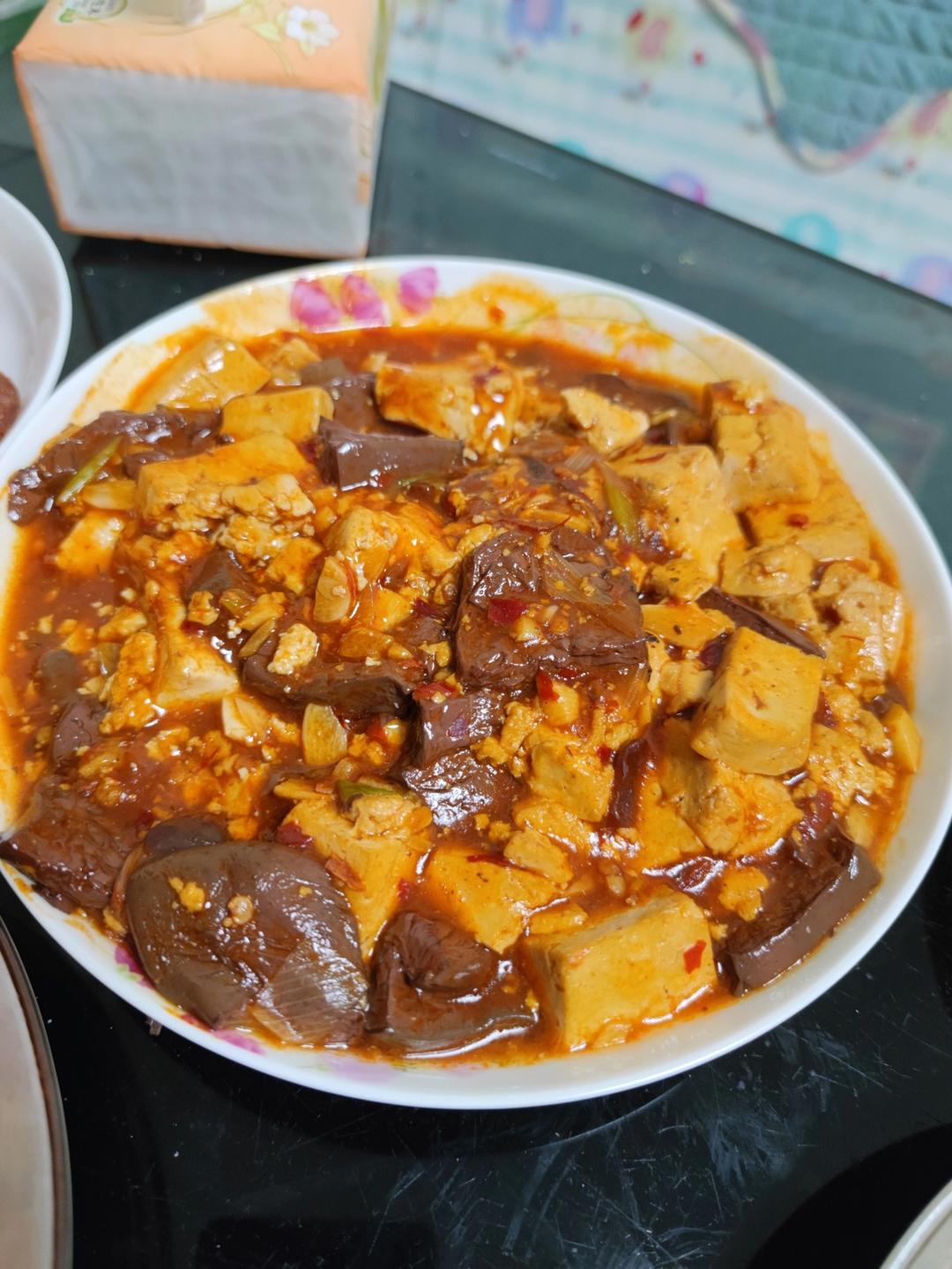 能吃三碗饭的红烧鸭血豆腐