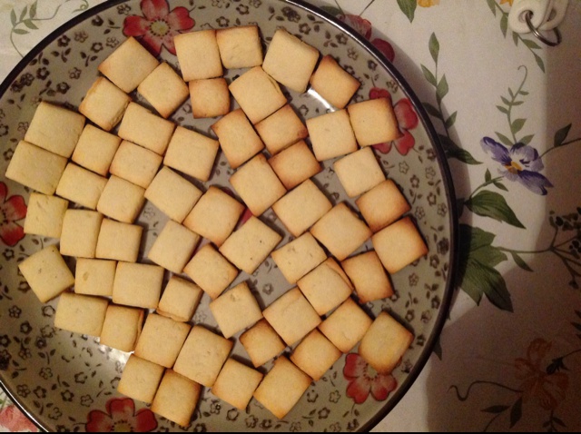 牛奶方块小饼干