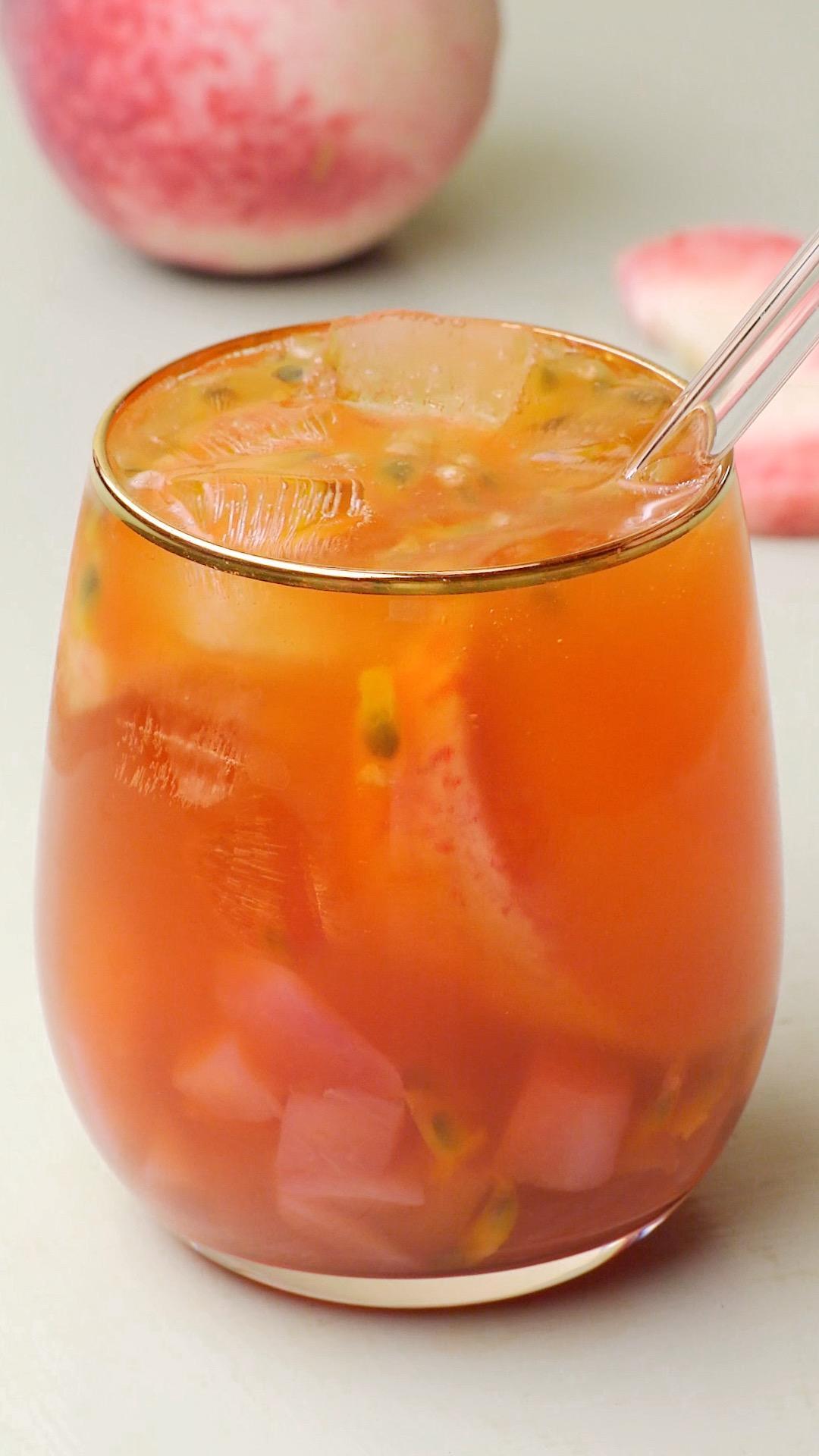 蜜桃百香果红茶的做法